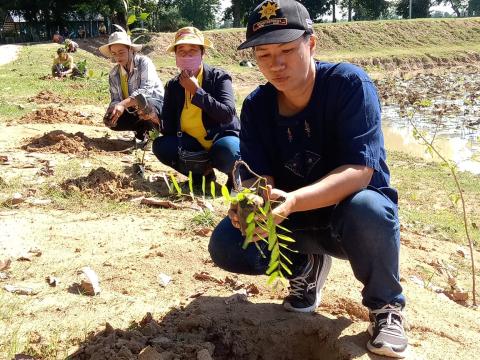 กิจกรรม ปลูกต้นไม้วันพระบรมราชสมภพ พระบาทสมเด็จพระปรเมนทรรามาธิบดีศรีสินทรมหาวชิราลงกรณ พระวชิรเกล้าเจ้าอยู่หัว